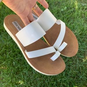 Steve Madden White/Tan Sandal